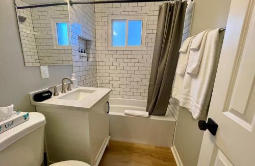 Joslyn Castle Apartment | Cathedral 10-Cozy Urban Living Near UNMC