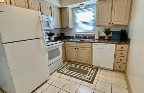 Joslyn Castle Apartment | Cathedral 11-Midtown near UNMC
