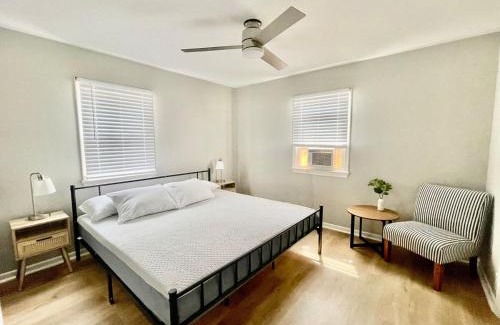 Joslyn Castle Apartment | Cathedral 3-Charming Apartment walk to UNMC
