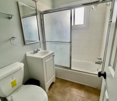 Joslyn Castle Apartment | Cathedral 3-Charming Apartment walk to UNMC