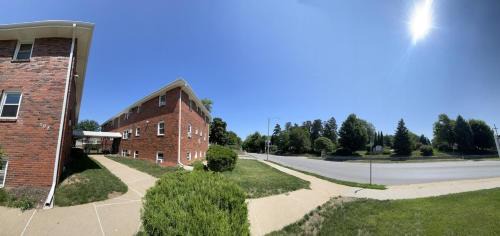 Joslyn Castle Apartment | Cathedral 3-Charming Apartment walk to UNMC