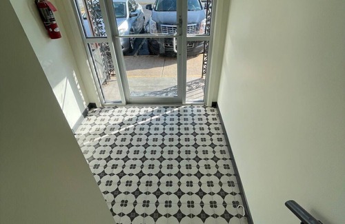 Midtown Apartment | Cathedral 5-Walking Distance to UNMC