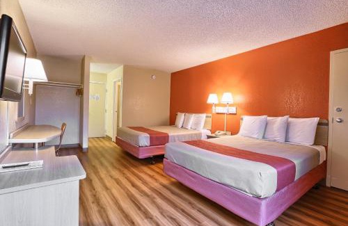 Theater District Hotel | Cathedral Hill Hotel