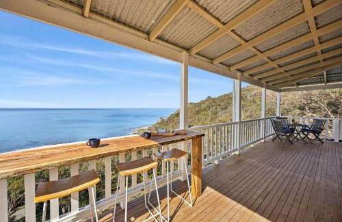 Lorne House | Cathedral Rock Lookout, The Artists Beach House