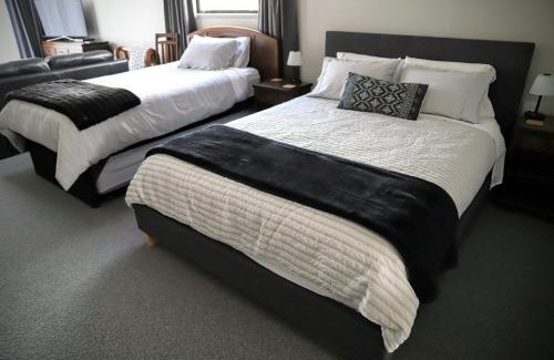 Manapouri Apartment | Catnap Cottage, Newly Renovated