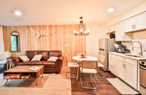 Hunter Apartment | Catskills Oasis True Ski In Out on Hunter Mountain That Fits 6