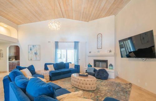 Pinnacle Peak House | Cave Creek- Basketball Putt Putt Pool & Games