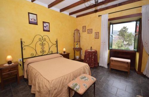 Montijos House | Cave House in Tenerife with Pool and Beach