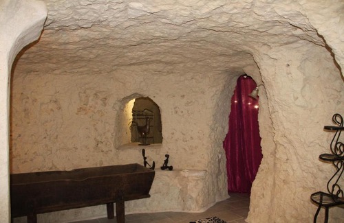 Lunay House | Caves du coteau 1