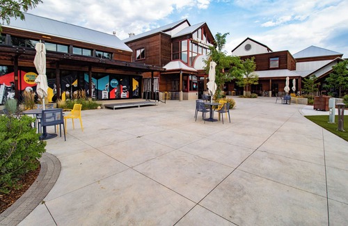 Old Town Condo | Caviar Suite, Moody Retreat by Old Town Square