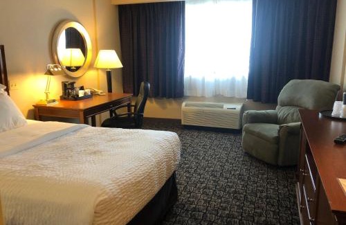 Ithaca Hotel | Cayuga Blu