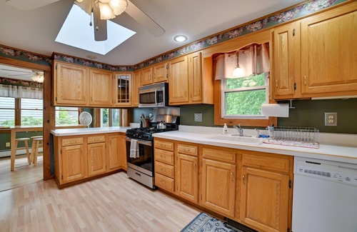 Seneca Falls Cottage | Cayuga Lake Retreat in Seneca Falls w/Dock!