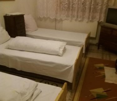 Vanatori House | Cazare Poienita