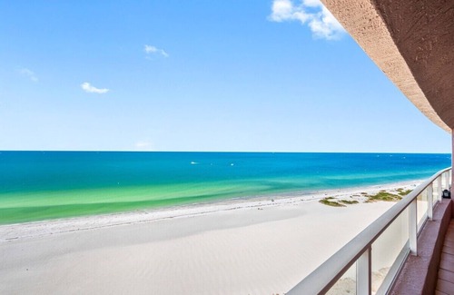 Sand Key Condo | CBC 1-15D – Gulf and Intercoastal water Views!