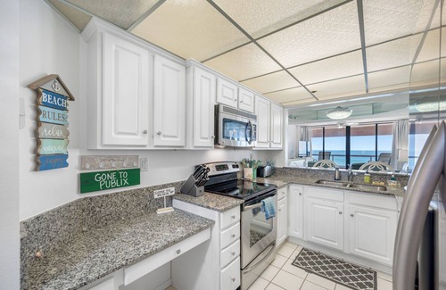 Sand Key Condo | CBC 1-16C– Gulf front with pool, hot tub, gym & pickleball/tennis courts to enjoy!