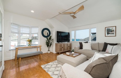 Gloucester Apartment | CbytheSea - Ocean View Penthouse