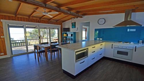Lake Wangary House | CDC-625 Beach House incl.rear 2BR studio