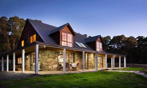 Porcupine Ridge House | Cedar and Stone - Daylesford Region