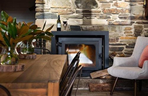 Porcupine Ridge House | Cedar and Stone - Daylesford Region