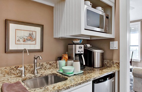 Comfort Apartment | Cedar Cabin at Riven Rock Ranch in Comfort