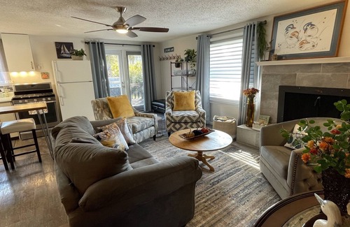 Sylvan Lake House | Cedar Cottage - one block from the lake