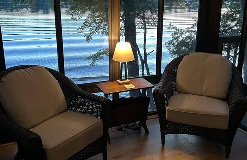 Muskoka Lakes Cottage | Cedar Cove Cottage-Firepit, Dock, Kayak, Renovated