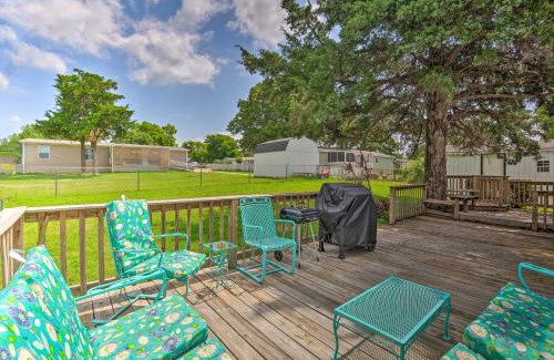 Kemp House | Cedar Creek Lake Access Retreat with Deck