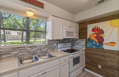 Tool House | Cedar Creek Lake Waterfront Rental & Retreat — with Kayak, Fishing, & Fire Pit!