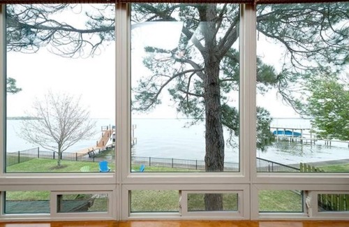 Tool House | Cedar Creek Lakefront with 2 Private Docks! Calm Cove + Deep Open Water