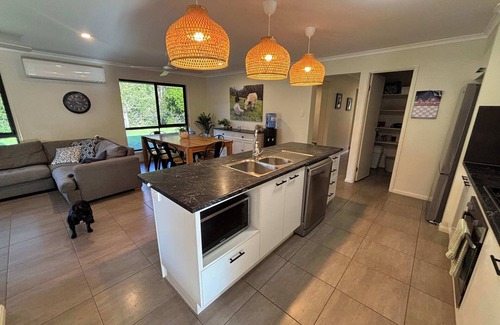 Elaman Creek House | Cedar Creek Retreat S