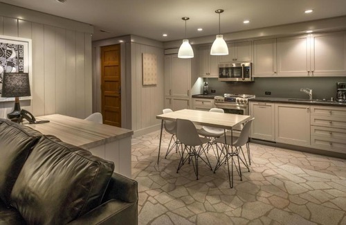 Homewood House | Cedar Crest - Chickadee Cottage 2