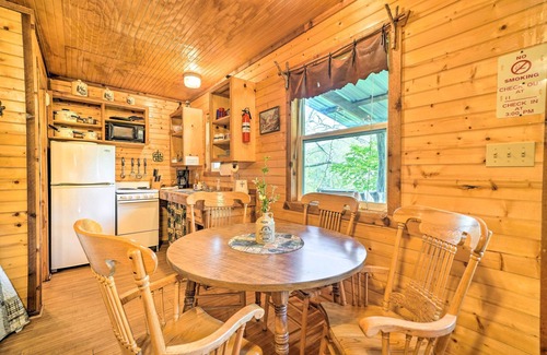 Davis Cabin | 'Cedar Falls Cabin 5': 1/2 Mile to Turner Falls