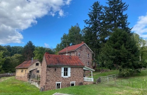 Mohnton House | Cedar Glen Farm Guesthouse