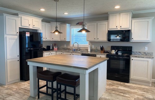 Cedar Island House | Cedar Island Bay ~ Great Sunrises & Beautiful Water Views ~ Quiet Setting