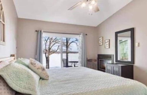 Almelund Cabin | Cedar Lake Escape