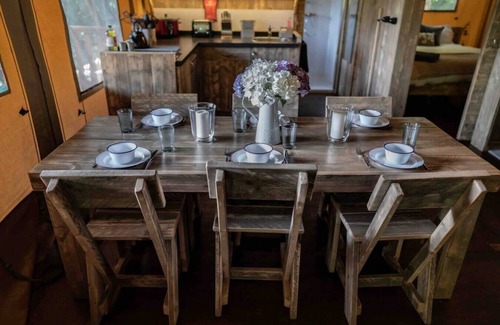Kingsbridge Cabin | Cedar Lodge @ Lower Coombe Royal- with Hot Tub