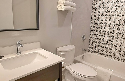 Goderich Hotel | Cedar Lodge Motel