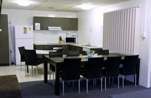 Aitkenvale Hotel | Cedar Lodge Motel Townsville