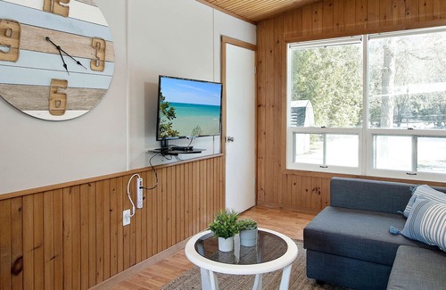 Bayfield Cottage | Cedar Nest - AC, large yard