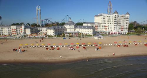 Sandusky Hotel | Cedar Point Hotel Breakers