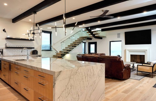 Rossland House | Cedar View: Luxurious 4-Bedroom Mountain Retreat Near Red Mountain Resort