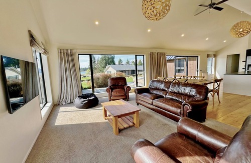 Lake Tekapo House | Cedar View