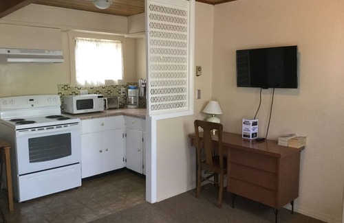 Okanagan-Similkameen Hotel | Cedars Motel