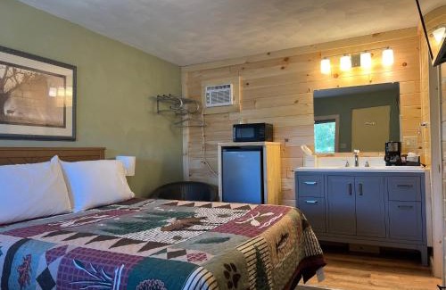 St Ignace Hotel | Cedars Motel