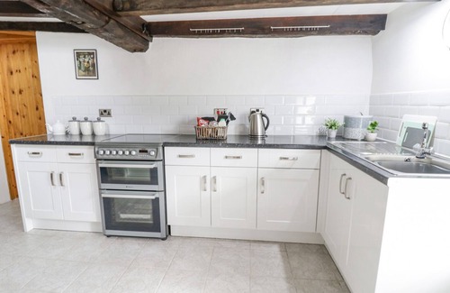 Machynlleth Cottage | CEFN, pet friendly, character holiday cottage in Mallwyd