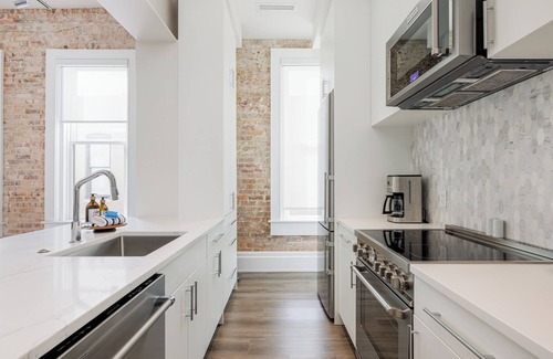 Downtown Condo | Celebrate in Luxury in this stunning 2/2!
