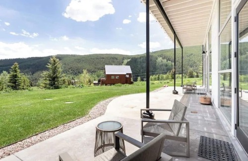 Basalt House | Celebrity inspired mountain retreat close to Aspen