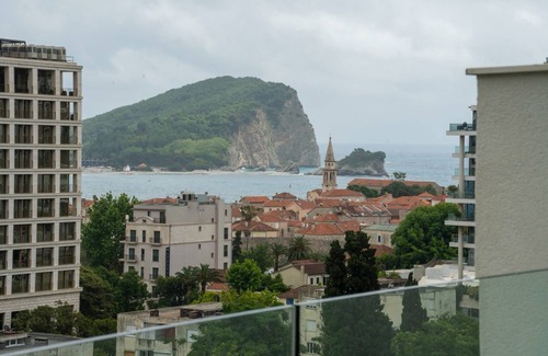 Budva Apartment | Celeste Room with hot tub and seaview
