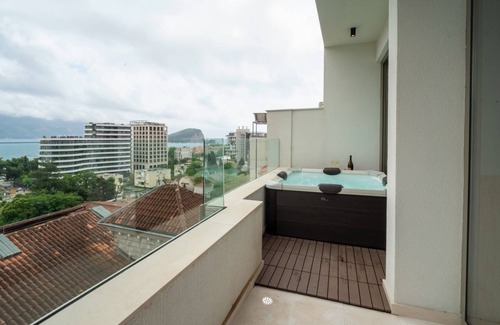 Budva Apartment | Celeste Room with hot tub and seaview
