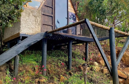 Medellin Cabin | Celestial Chalet Wifi, Catamaran netting, Private Parking